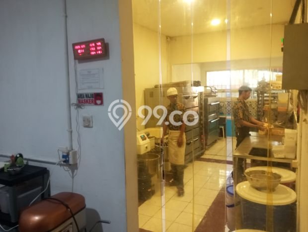 Rumah Mewah LB 196m2 Siap Huni Desain Elegan di Buah Batu, Bandung Rumah Mewah LB 196m2 Siap Huni Desain Elegan di Buah Batu, Bandung