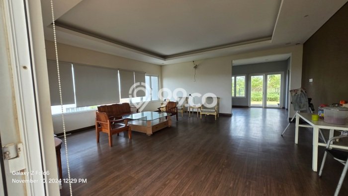 Rumah Mewah LB 1000m2 Siap Pakai Desain Elegan di Duta Garden, Tangerang Rumah Mewah LB 1000m2 Siap Pakai Desain Elegan di Duta Garden, Tangerang
