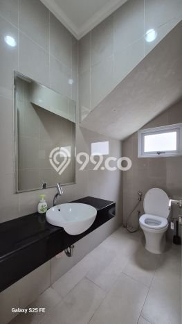 Rumah Elit Modern Siap Huni di BSD City Tangerang Rumah Elit Modern Siap Huni di BSD City Tangerang