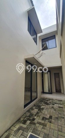 Jual Rumah Mewah Elegan Dengan View Cantik di Summarecon Serpong, Tangerang Jual Rumah Mewah Elegan Dengan View Cantik di Summarecon Serpong, Tangerang