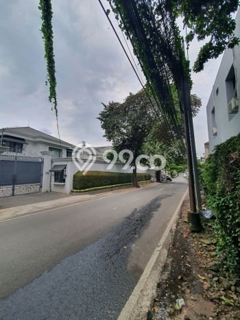 Ready to Use! Premium House LT 899m2 Desain Elegan di Cipete Ready to Use! Premium House LT 899m2 Desain Elegan di Cipete