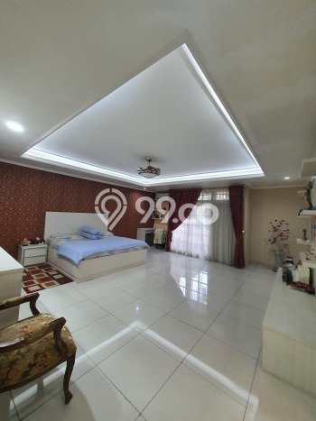 Ready to Use! Premium House LT 899m2 Desain Elegan di Cipete Ready to Use! Premium House LT 899m2 Desain Elegan di Cipete
