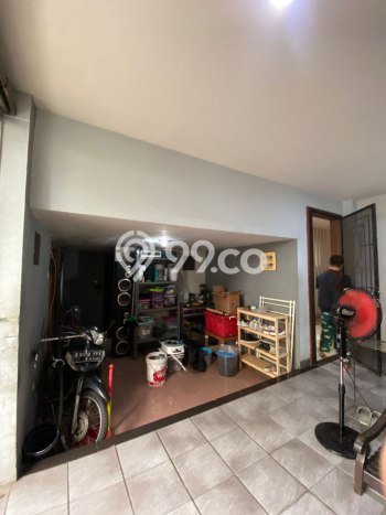 Hunian Mewah LB 400m2 Siap Pakai Desain Elegan di Otista, Jakarta Timur Hunian Mewah LB 400m2 Siap Pakai Desain Elegan di Otista, Jakarta Timur