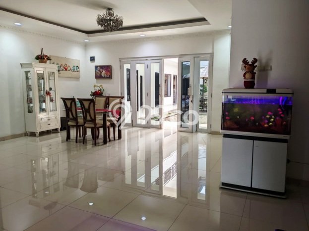 Komersial Dijual di Pasar Minggu Jakarta Selatan dengan Luas Bangunan 600m2 Komersial Dijual di Pasar Minggu Jakarta Selatan dengan Luas Bangunan 600m2