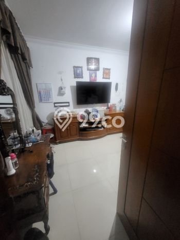 Hunian Eksklusif Siap Huni LT 196m2 di Kebayoran Lama, Jakarta Selatan Hunian Eksklusif Siap Huni LT 196m2 di Kebayoran Lama, Jakarta Selatan