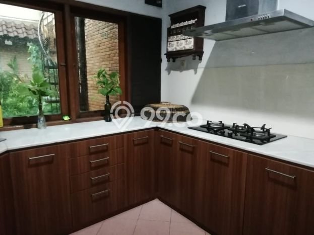 Hunian Elit LB 200m2 Siap Pakai Desain Elegan di Cikunir, Bekasi Hunian Elit LB 200m2 Siap Pakai Desain Elegan di Cikunir, Bekasi
