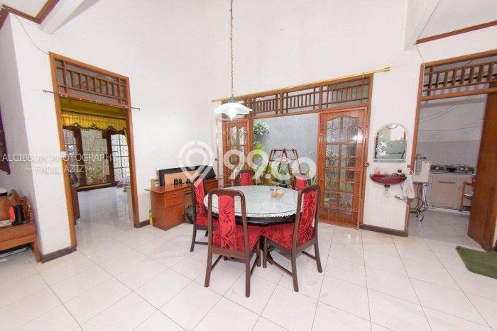 Siap Huni Rumah Mewah 6 Kamar di Cipayung Dekat ke Mana Saja Siap Huni Rumah Mewah 6 Kamar di Cipayung Dekat ke Mana Saja