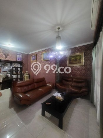 Hunian Eksklusif Siap Huni LT 196m2 di Kebayoran Lama, Jakarta Selatan Hunian Eksklusif Siap Huni LT 196m2 di Kebayoran Lama, Jakarta Selatan