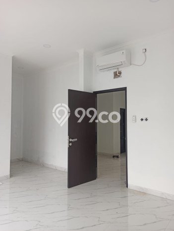 Ready to Use! Luxury House LT 94m2 Desain Modern di Cipinang Ready to Use! Luxury House LT 94m2 Desain Modern di Cipinang