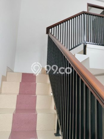 Rumah Modern Cantik 4 Kamar Bisa Langsung Pindah di Jagakarsa Rumah Modern Cantik 4 Kamar Bisa Langsung Pindah di Jagakarsa