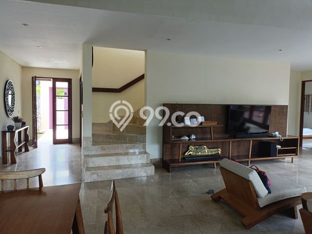 FOR SALE! Vila Kawasan , Luas 556m2m², Lokasi Premium FOR SALE! Vila Kawasan , Luas 556m2m², Lokasi Premium
