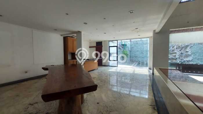 Hot Offer Hunian Mewah Ideal dan Luas di Kebayoran Lama, Jakarta Selatan Hot Offer Hunian Mewah Ideal dan Luas di Kebayoran Lama, Jakarta Selatan