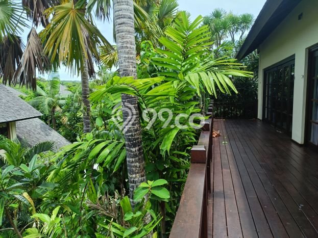 FOR SALE! Vila Kawasan , Luas 556m2m², Lokasi Premium FOR SALE! Vila Kawasan , Luas 556m2m², Lokasi Premium