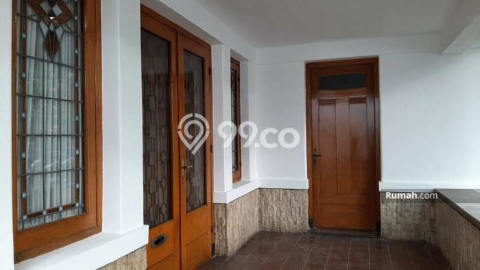Ready to Use! Luxury House LT 1003m2 Desain Elegan di Sayap Dago Ready to Use! Luxury House LT 1003m2 Desain Elegan di Sayap Dago