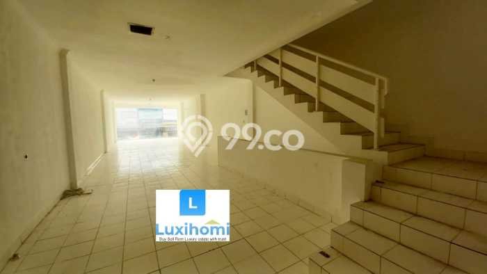 Ruko Bagus Dijual LB 423m2 Lokasi Strategis Jakarta Selatan Area Cocok untuk Bisnis Ruko Bagus Dijual LB 423m2 Lokasi Strategis Jakarta Selatan Area Cocok untuk Bisnis