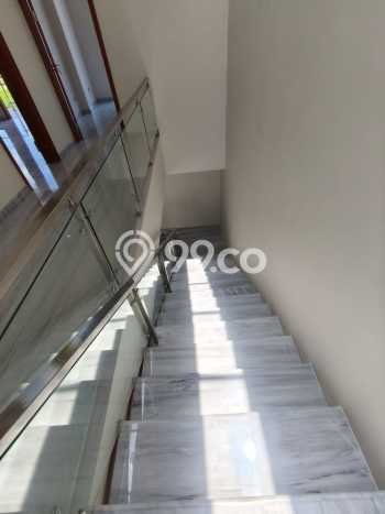 For Sale Vila Kawasan , Area 230m2m², Lokasi Strategis For Sale Vila Kawasan , Area 230m2m², Lokasi Strategis