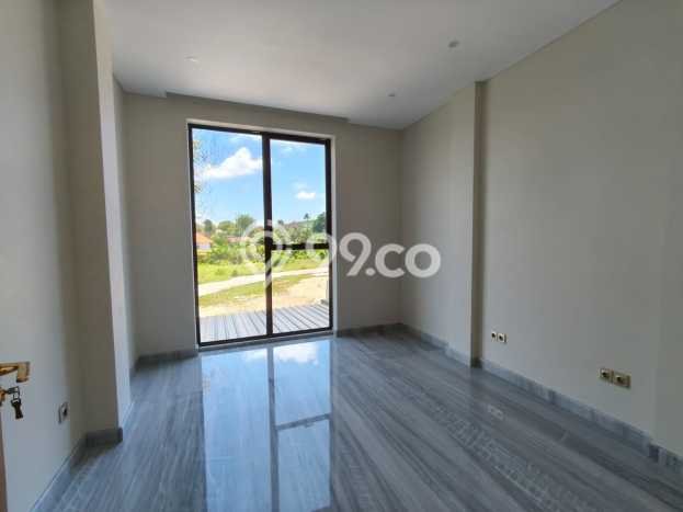 For Sale Vila Kawasan , Area 230m2m², Lokasi Strategis For Sale Vila Kawasan , Area 230m2m², Lokasi Strategis
