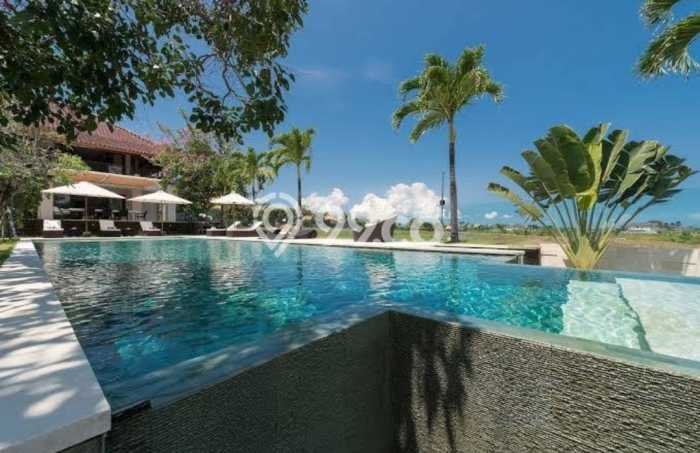 Vila Kawasan , Ukuran 3500m2m², Ideal untuk tempat tinggal keluarga Vila Kawasan , Ukuran 3500m2m², Ideal untuk tempat tinggal keluarga