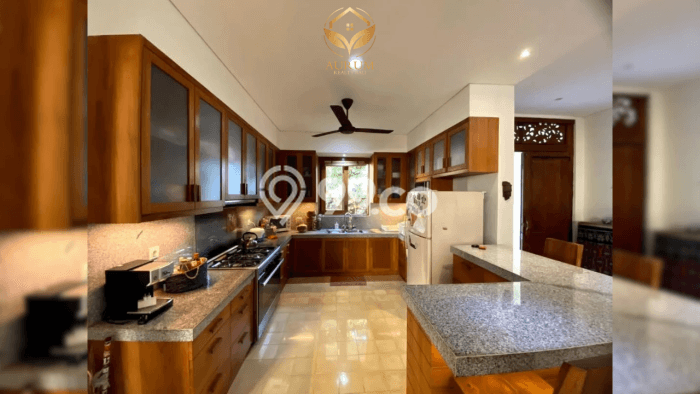 Vila Kawasan , Luas 675m2m², Lokasi Strategis Vila Kawasan , Luas 675m2m², Lokasi Strategis