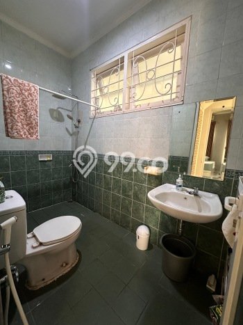 Rumah Luas Asri 4 KT Siap Pakai di Legenda Wisata Jakarta Timur Rumah Luas Asri 4 KT Siap Pakai di Legenda Wisata Jakarta Timur