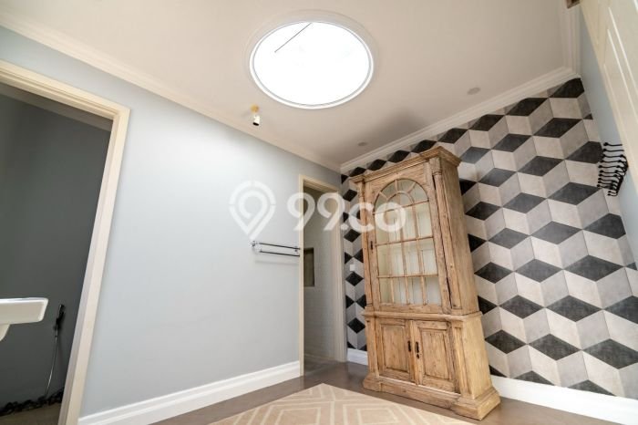 For Sale! Vila Kawasan , Luas 607m2m², Lokasi Strategis For Sale! Vila Kawasan , Luas 607m2m², Lokasi Strategis