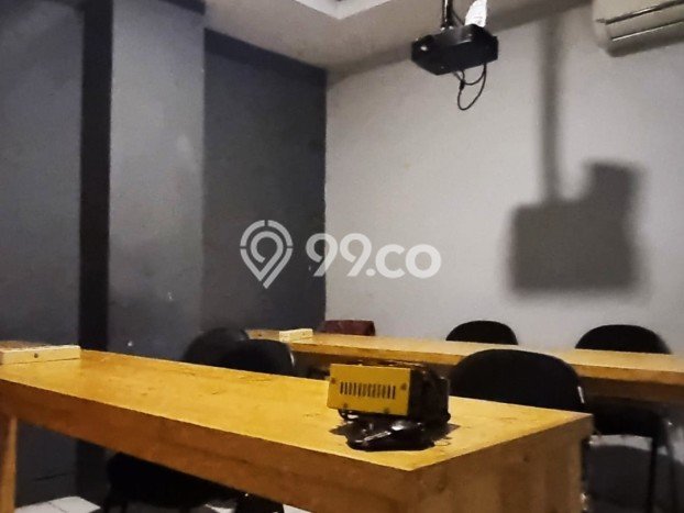 Ruko Disewa di Jakarta Barat dengan LB 288m2 Area Komersial Ramai Ruko Disewa di Jakarta Barat dengan LB 288m2 Area Komersial Ramai
