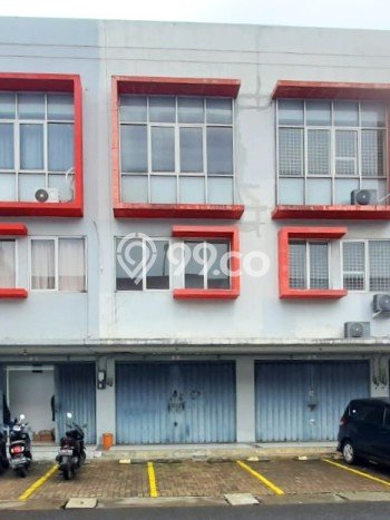 Ruko Disewa di Jakarta Barat dengan LB 180m2 Area Komersial Ramai Ruko Disewa di Jakarta Barat dengan LB 180m2 Area Komersial Ramai