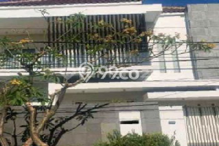 Jual Rumah Mewah Megah Dengan View Eksklusif di Jemursari, Surabaya Jual Rumah Mewah Megah Dengan View Eksklusif di Jemursari, Surabaya