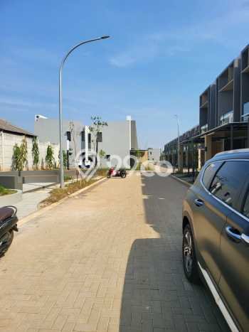 Disewakan! Rumah 3 Kamar Tidur &
2 Kamar Mandi di BSD City, Tangerang Disewakan! Rumah 3 Kamar Tidur &
2 Kamar Mandi di BSD City, Tangerang