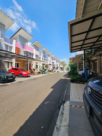 Rumah Luas Asri 3 KT Siap Huni di Gading Serpong Cluster Bohemia Tangerang Rumah Luas Asri 3 KT Siap Huni di Gading Serpong Cluster Bohemia Tangerang