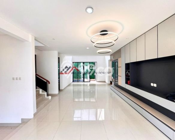 Dijual Rumah Luas Megah Dengan View Eksklusif di Bintaro, Tangerang Selatan Dijual Rumah Luas Megah Dengan View Eksklusif di Bintaro, Tangerang Selatan