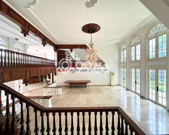 Dijual Rumah Mewah Megah Dengan View Cantik di Simprug, Jakarta Selatan Dijual Rumah Mewah Megah Dengan View Cantik di Simprug, Jakarta Selatan
