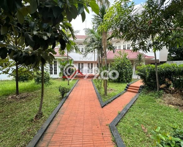 Siap Huni Rumah Mewah 6 Kamar di Kebayoran Baru Dekat ke Mana Pun Siap Huni Rumah Mewah 6 Kamar di Kebayoran Baru Dekat ke Mana Pun