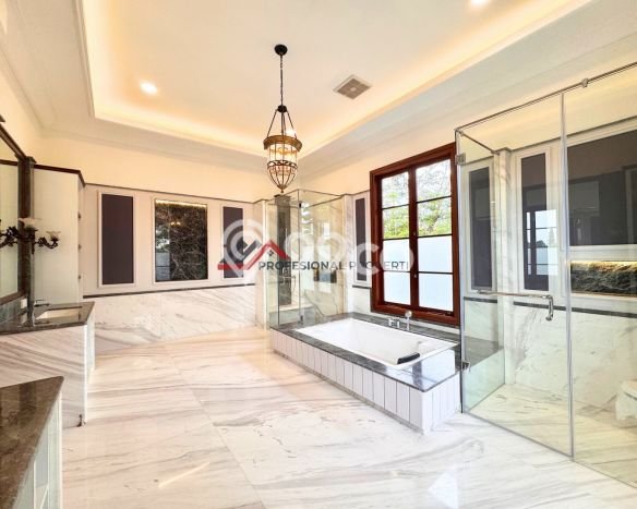 Jual Rumah Luas Megah Dengan View Cantik di Kemang, Jakarta Selatan Jual Rumah Luas Megah Dengan View Cantik di Kemang, Jakarta Selatan
