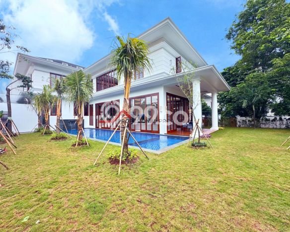 Jual Rumah Luas Megah Dengan View Cantik di Kemang, Jakarta Selatan Jual Rumah Luas Megah Dengan View Cantik di Kemang, Jakarta Selatan