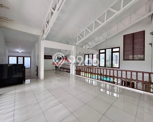 Dijual Rumah Luas Megah Dengan View Cantik di Pondok Indah, Jakarta Selatan Dijual Rumah Luas Megah Dengan View Cantik di Pondok Indah, Jakarta Selatan
