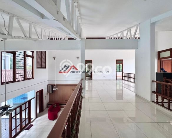 Dijual Rumah Luas Megah Dengan View Cantik di Pondok Indah, Jakarta Selatan Dijual Rumah Luas Megah Dengan View Cantik di Pondok Indah, Jakarta Selatan