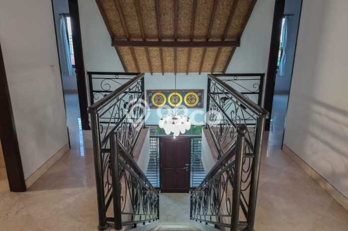 Vila Kawasan , Area 450m2m², Dekat Mudah Pusat Kota Vila Kawasan , Area 450m2m², Dekat Mudah Pusat Kota