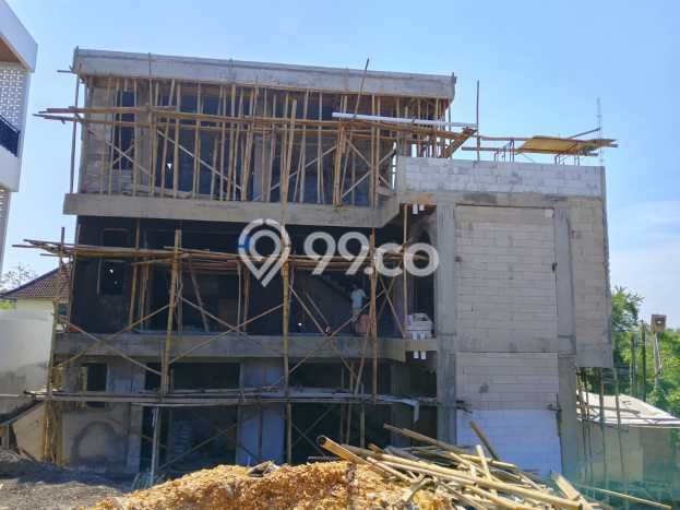 Vila Strategis Kawasan , Ukuran 131m2m², Lingkungan Asri untuk Anda Vila Strategis Kawasan , Ukuran 131m2m², Lingkungan Asri untuk Anda
