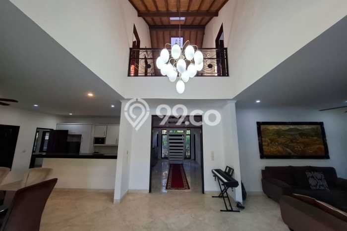 Vila Kawasan , Area 450m2m², Dekat Mudah Pusat Kota Vila Kawasan , Area 450m2m², Dekat Mudah Pusat Kota