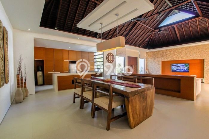 Vila di , Luas 400m2m², Dekat dengan fasilitas publik Vila di , Luas 400m2m², Dekat dengan fasilitas publik