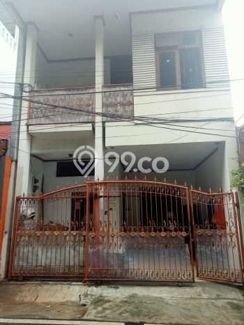 Cocok Untuk Investasi! Dijual Kost di Bendungan Hilir 14 Kamar Cocok Untuk Investasi! Dijual Kost di Bendungan Hilir 14 Kamar