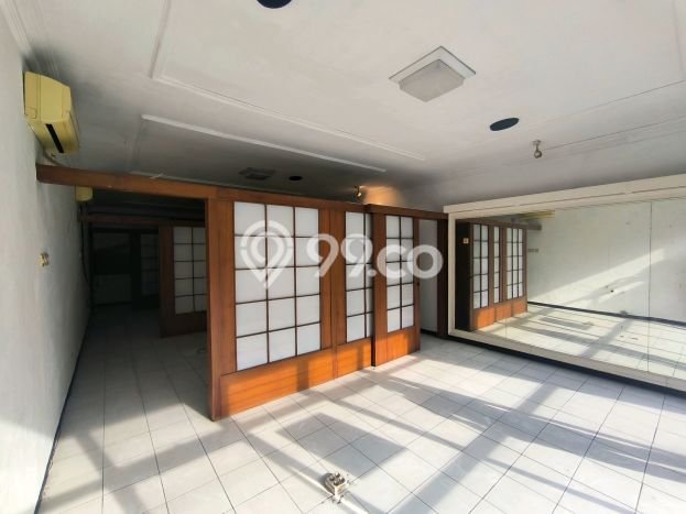 Ruko Dijual di Surabaya LT 111m2 & LB 220m2 Lokasi Terbaik! Ruko Dijual di Surabaya LT 111m2 & LB 220m2 Lokasi Terbaik!