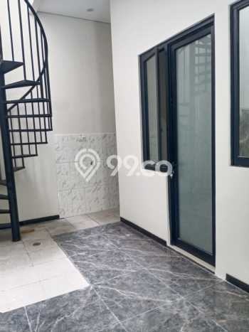 Rumah Strategis Minimalis Lb 160m2 di Tambaksari, Surabaya Rumah Strategis Minimalis Lb 160m2 di Tambaksari, Surabaya