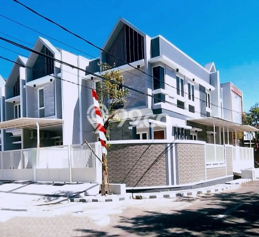 Rumah Sederhana Dijual Lokasi Tenggilis Mejoyo 4 Kamar dengan LT 104m2 Rumah Sederhana Dijual Lokasi Tenggilis Mejoyo 4 Kamar dengan LT 104m2