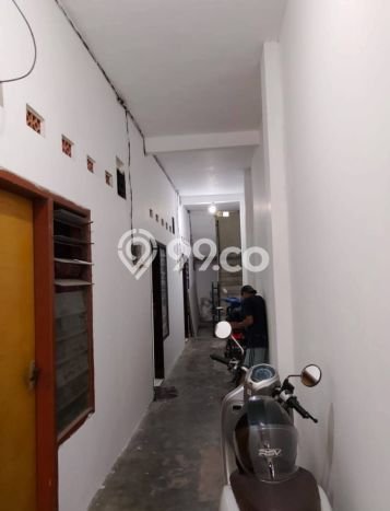 Aset Investasi! Rumah Kost Dijual di Rungkut, Surabaya, 8 KT, 8 KM, Luas 250m2 Aset Investasi! Rumah Kost Dijual di Rungkut, Surabaya, 8 KT, 8 KM, Luas 250m2
