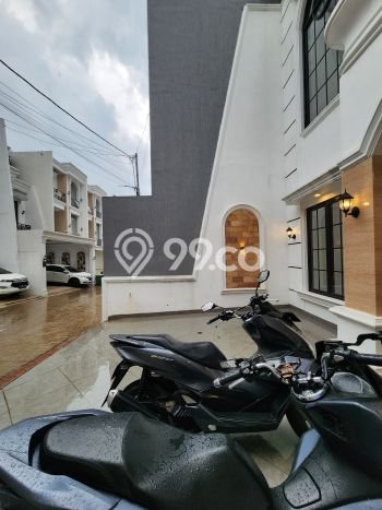 Siap Huni Rumah Mewah 4 Kamar di Jagakarsa Dekat ke Mana Saja Siap Huni Rumah Mewah 4 Kamar di Jagakarsa Dekat ke Mana Saja