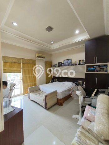 Rumah Elit LB 550m2 Siap Pakai Desain Elegan di Citraland, Surabaya Rumah Elit LB 550m2 Siap Pakai Desain Elegan di Citraland, Surabaya