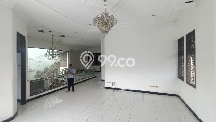 Rumah Luxury Modern Tanpa Renovasi di Sukomanunggal Surabaya Rumah Luxury Modern Tanpa Renovasi di Sukomanunggal Surabaya