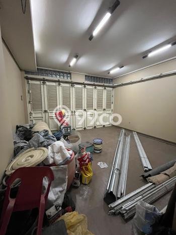 Rumah Elit LB 360m2 Siap Pakai Desain Elegan di Sukomanunggal, Surabaya Rumah Elit LB 360m2 Siap Pakai Desain Elegan di Sukomanunggal, Surabaya